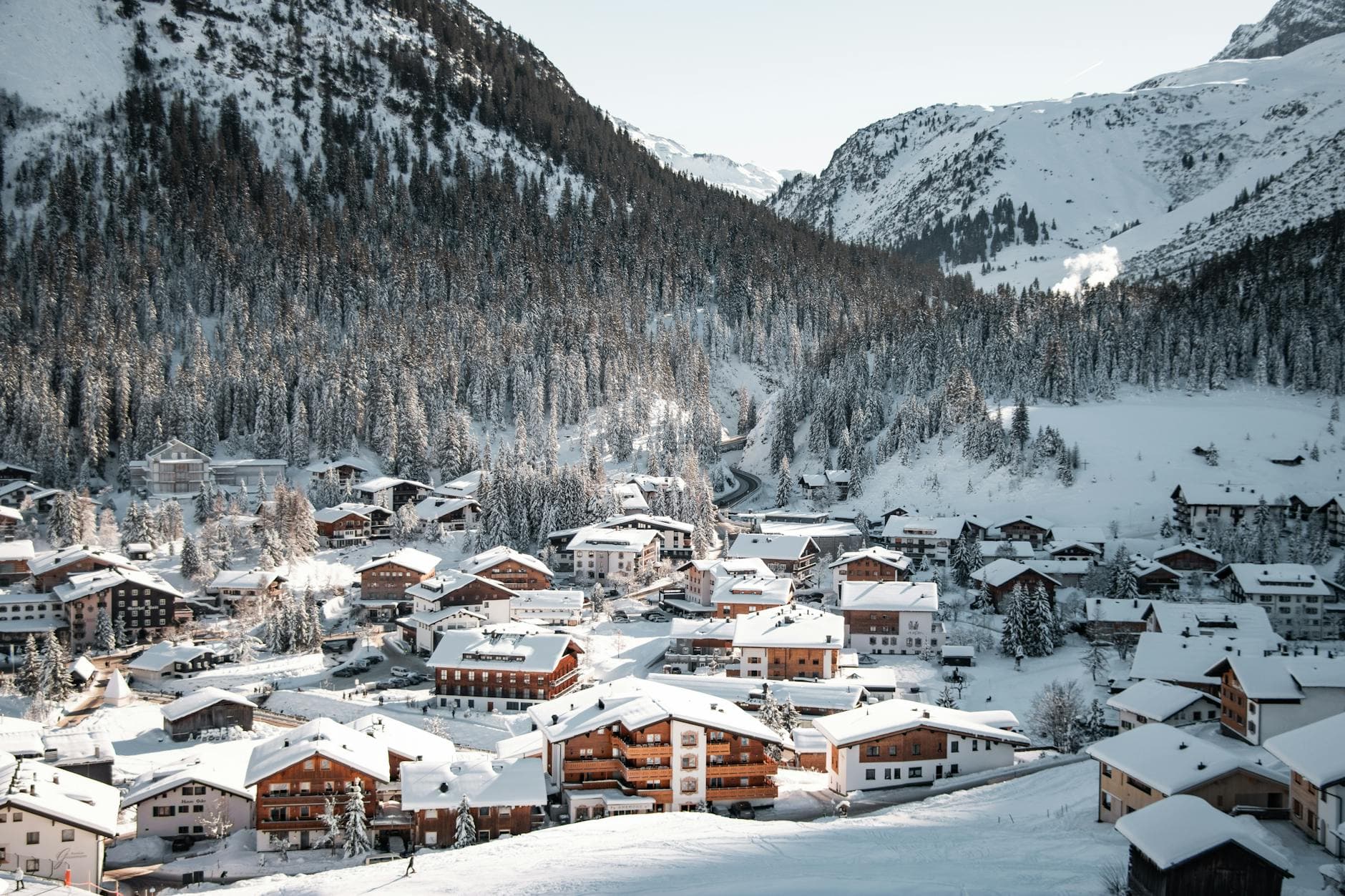 Ski Resorts for Foodies - The Ultimate Guide to Culinary Ski Getaways